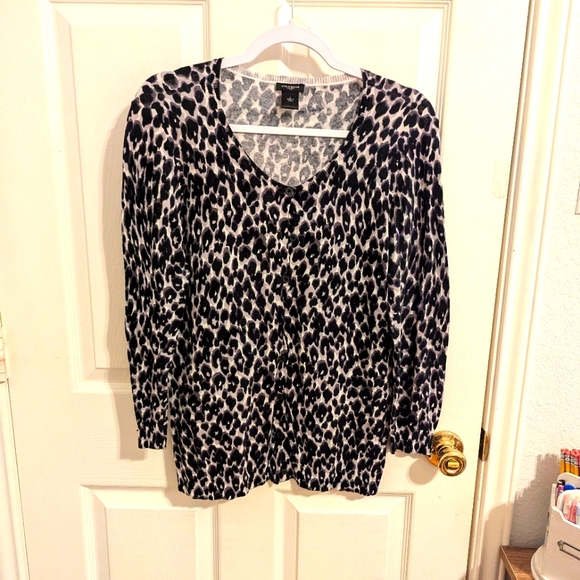 🌟3for$15 Ann Taylor Women's Button Up Sweater - Picture 1 of 13